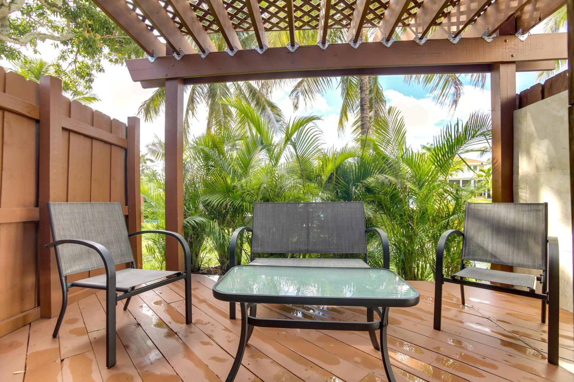 Canal Side Retreat With Dock, By Hollywood Boardwalk Fort Lauderdale Bagian luar foto